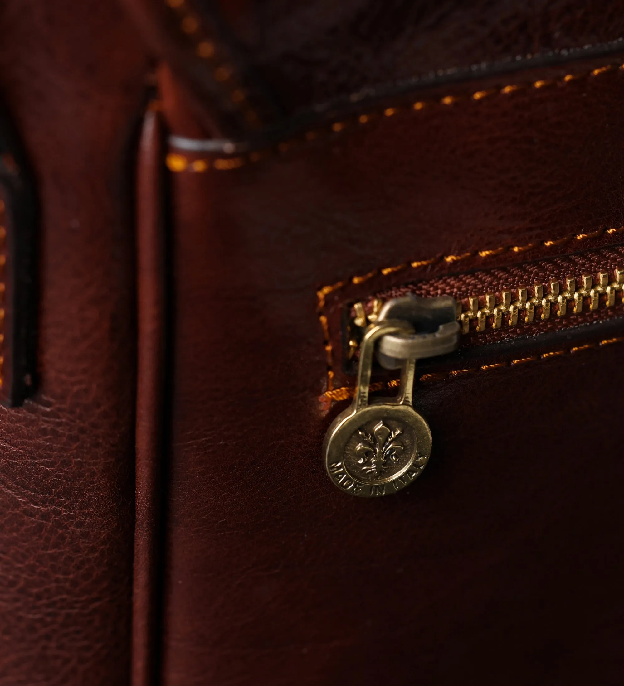 Leather Messenger Bag – The Stranger